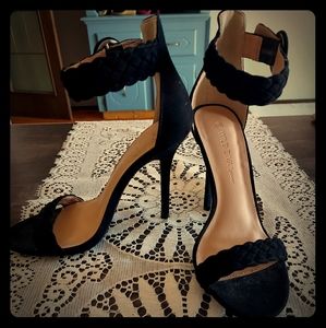 Black,  cute heels.